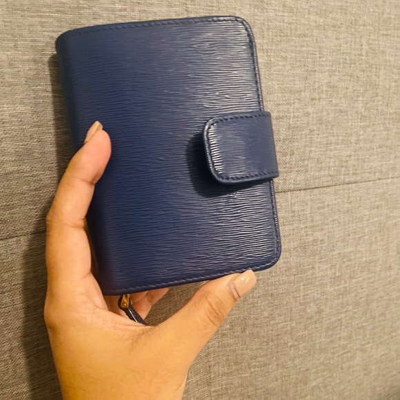 Prada Navy Blue Small Leather Wallet - Picture 3 of 9